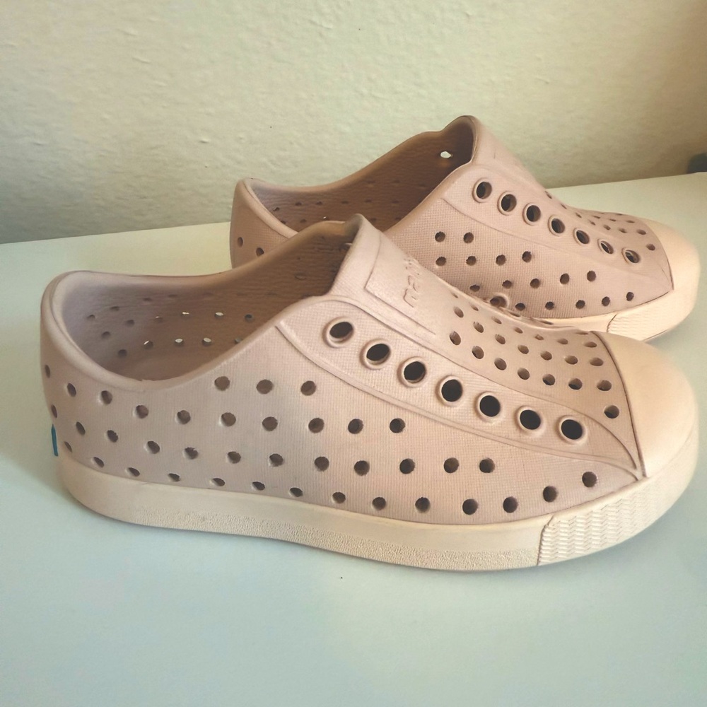 Native Toddler Girl Shoes (Size 8)